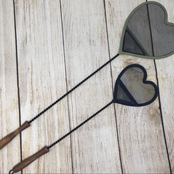 Other - Heart Shaped Fly Swatter - Set of 2 - Gift Home